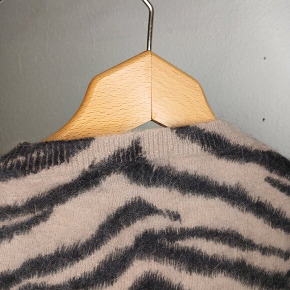 UEC Parisian Signature Animal Print Angora Button up cardigan Sweater sz Large - Picture 10 of 12